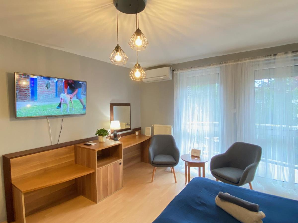 Tuenderpart Apartment Eger Exteriör bild